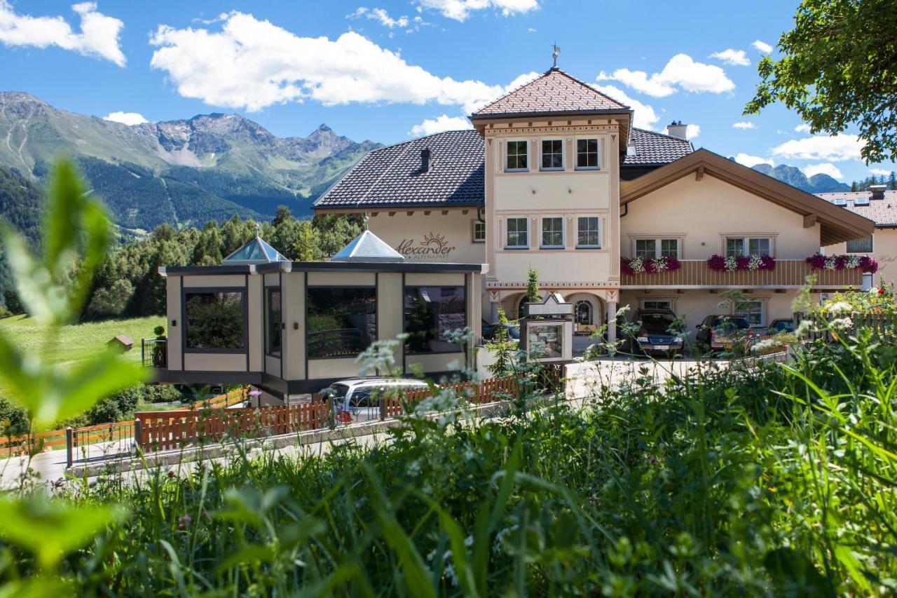 Alpenapart Ladis Ehemals Alpenapart Alexander Inklusive Sommer Bergbahnticket Exterior photo